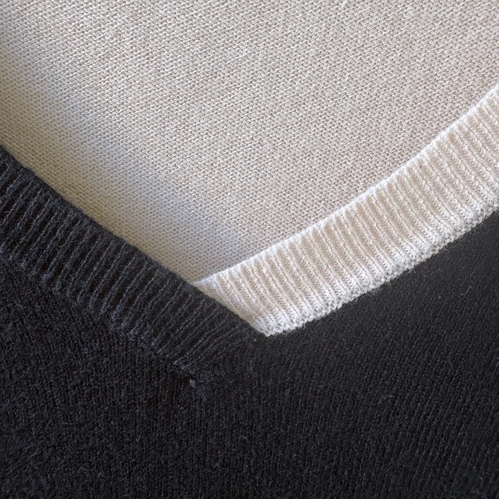 Lisa Todd Black Cream Long Sleeve V-Neck Sweater Cashmere Cotton Blend Pocket - Picture 4 of 12